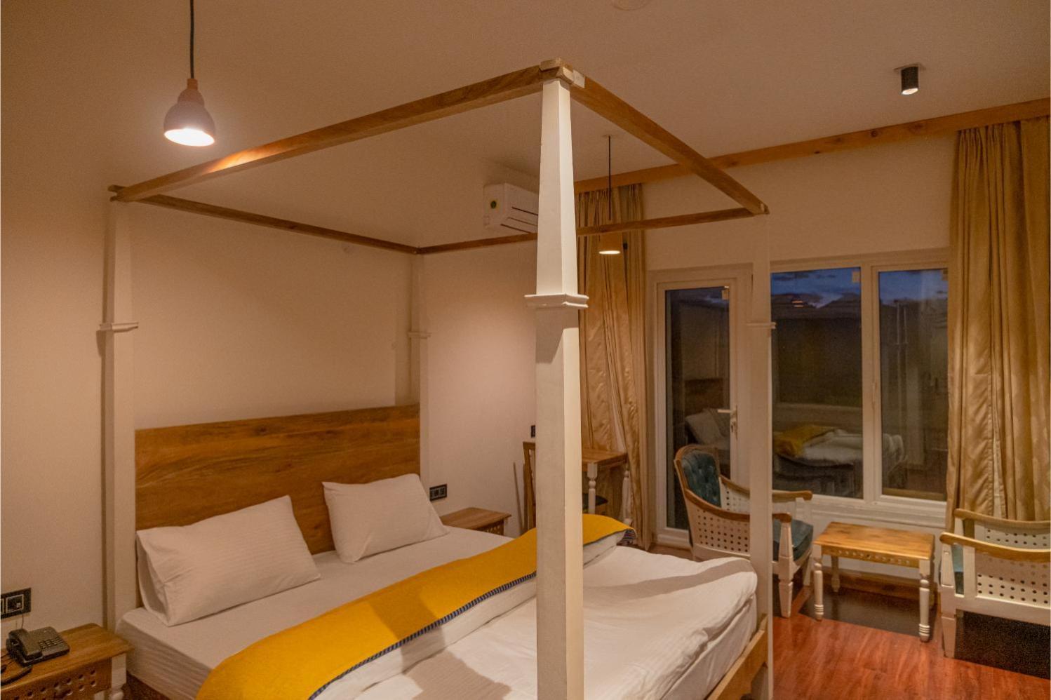 Hotel El Castello Λεχ Εξωτερικό φωτογραφία