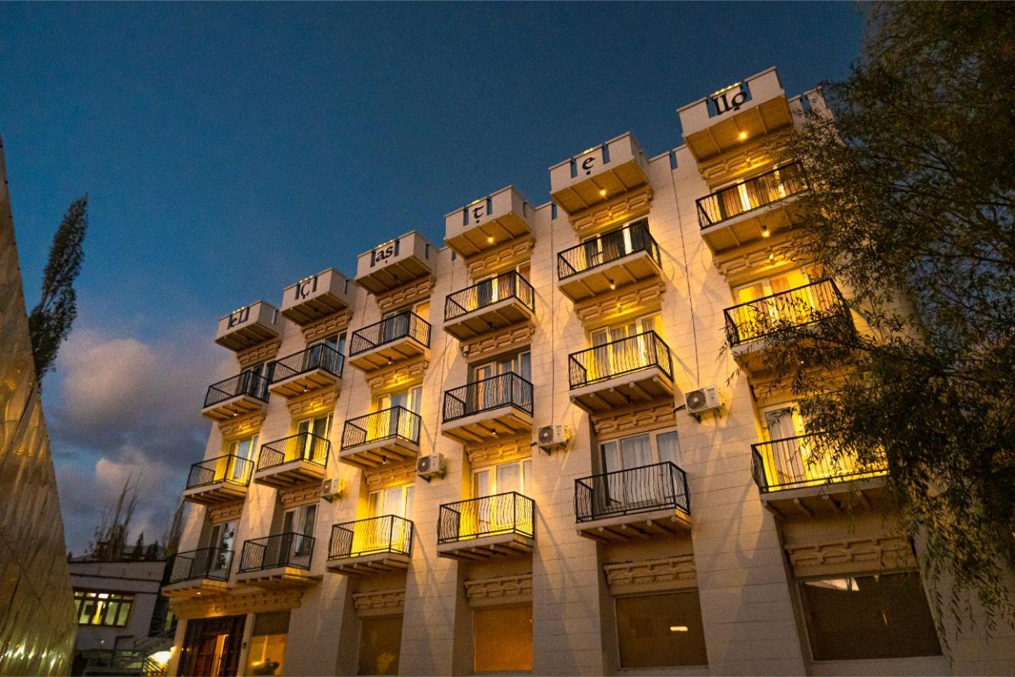 Hotel El Castello Λεχ Εξωτερικό φωτογραφία