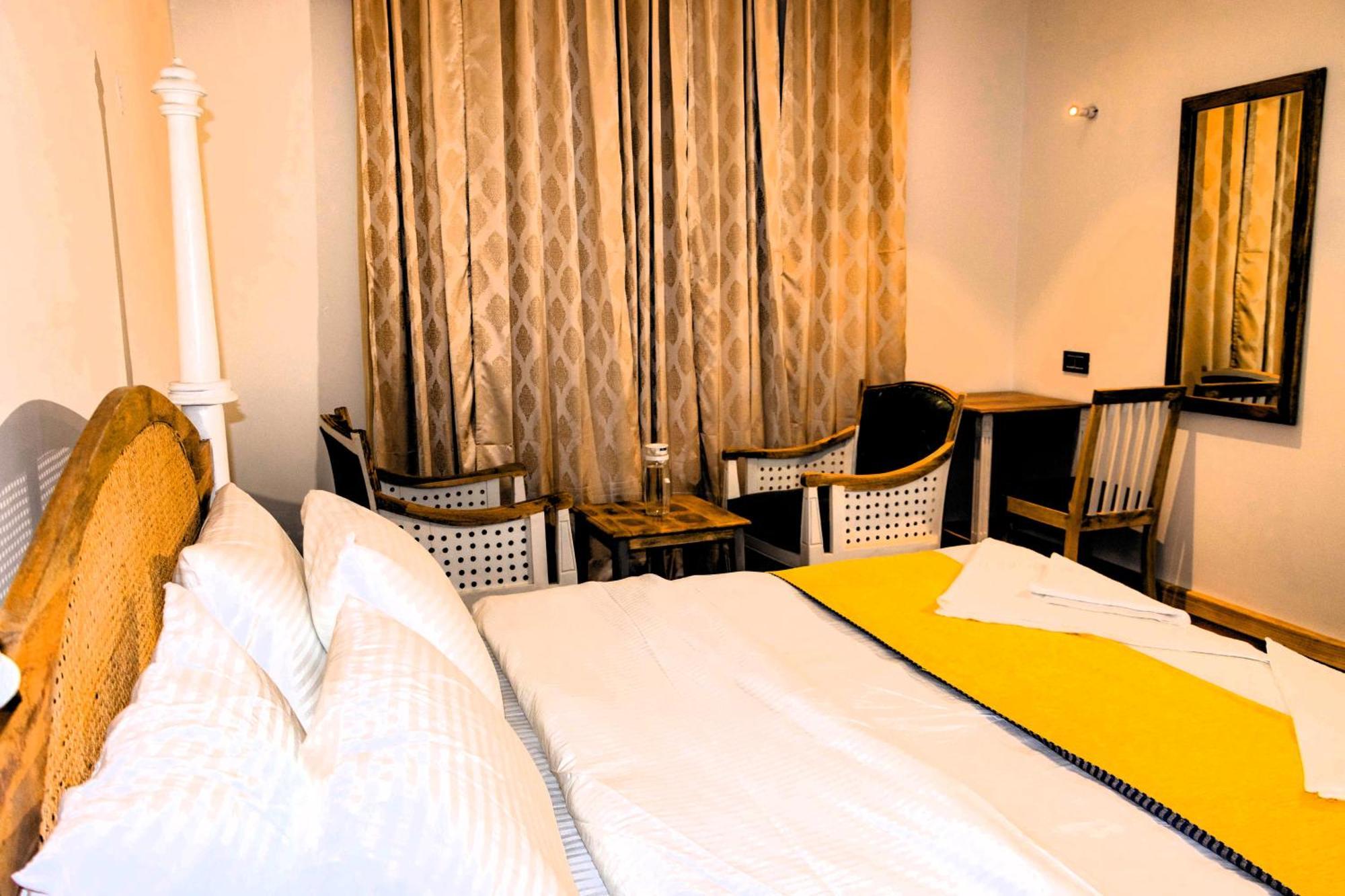 Hotel El Castello Λεχ Εξωτερικό φωτογραφία